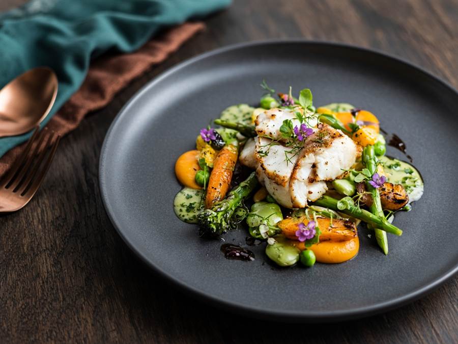 Artfully plated gourmet meal at BotelDining